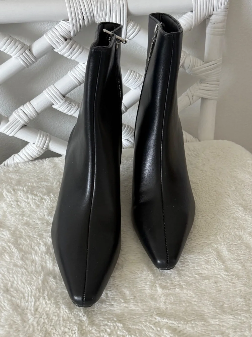 French Connection Alex Kitten Heel Bootie Black 8 US NWB